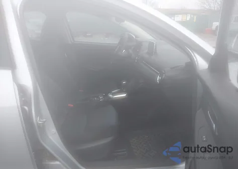 2017 Toyota Yaris Ia z USA, uszkodzony, nr VIN 3MYDLBYV7HY181556